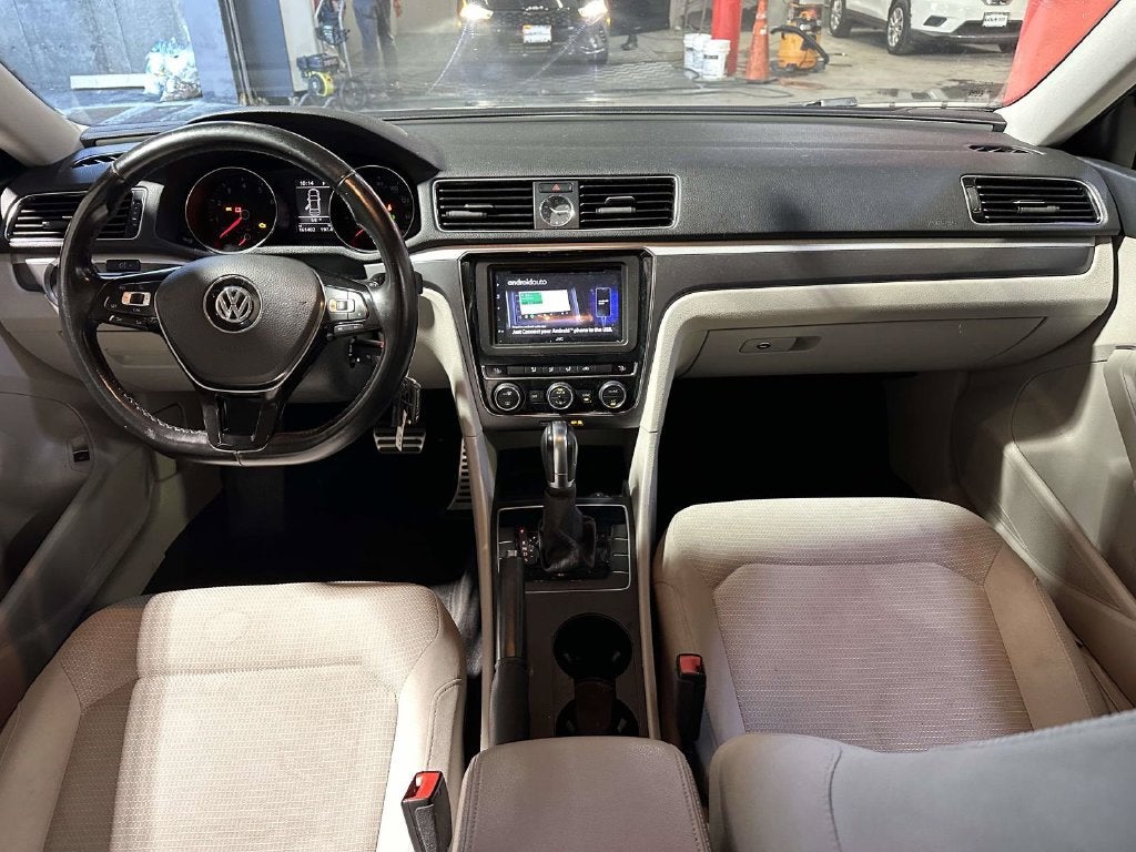 2016 Volkswagen Passat 1.8T R-Line
