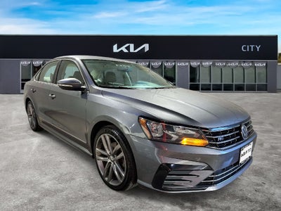 2016 Volkswagen Passat 1.8T R-Line