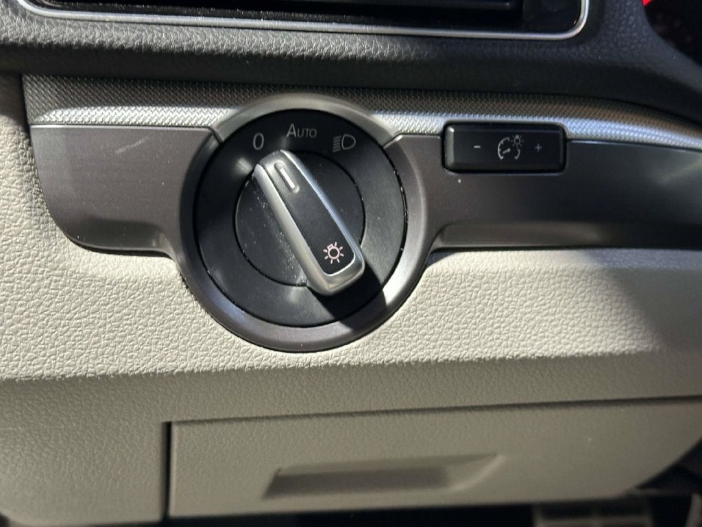 2016 Volkswagen Passat 1.8T R-Line
