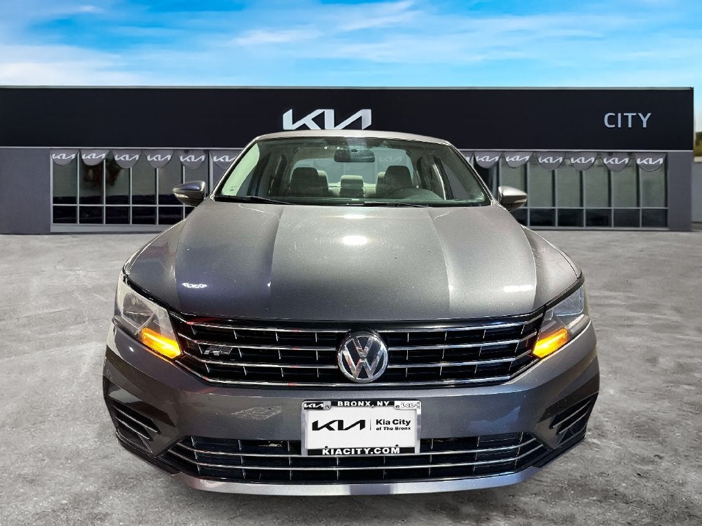 2016 Volkswagen Passat 1.8T R-Line