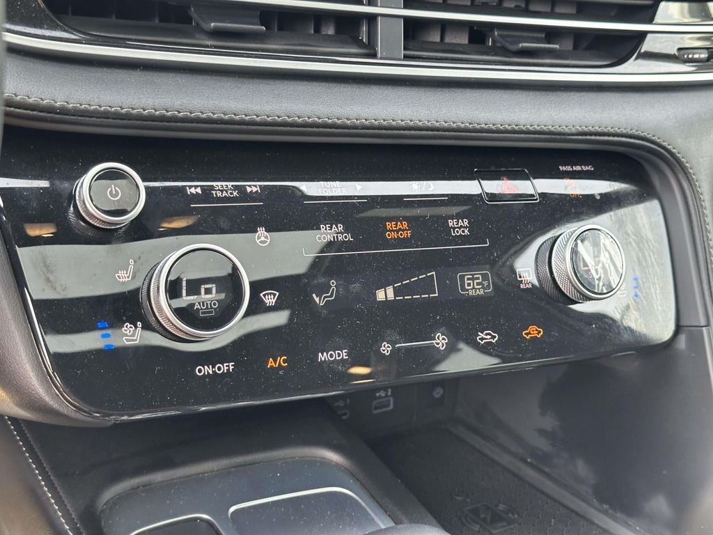 2025 INFINITI QX60 LUXE