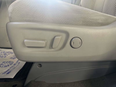 2012 Toyota Sienna LE 8 Passenger