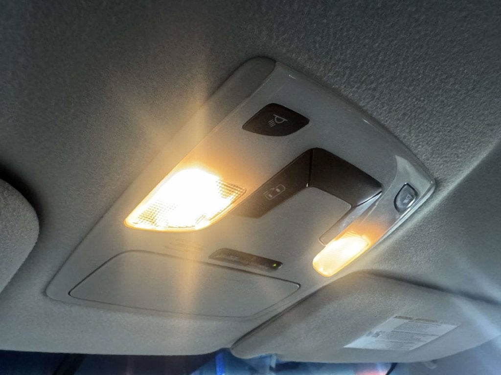 2012 Toyota Sienna LE 8 Passenger