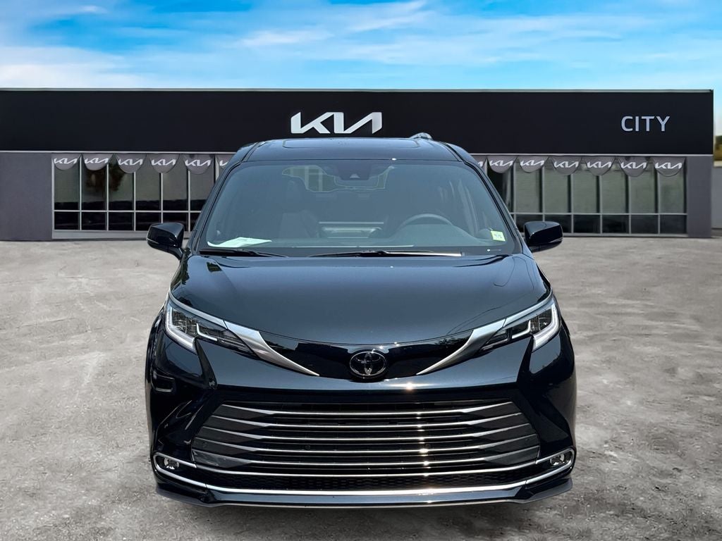 2026 Toyota Sienna Limited 7 Passenger
