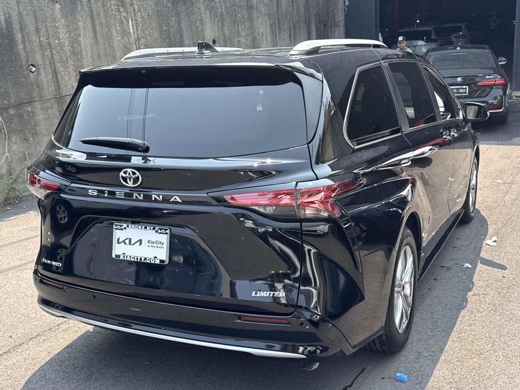 2026 Toyota Sienna Limited 7 Passenger