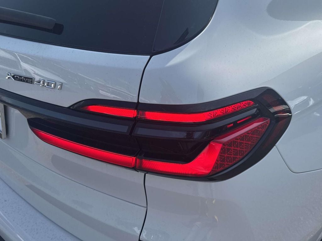 2025 BMW X7 xDrive40i