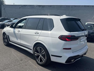 2025 BMW X7 xDrive40i
