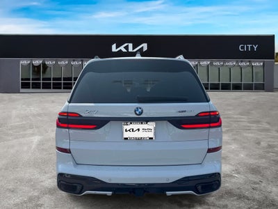 2025 BMW X7 xDrive40i