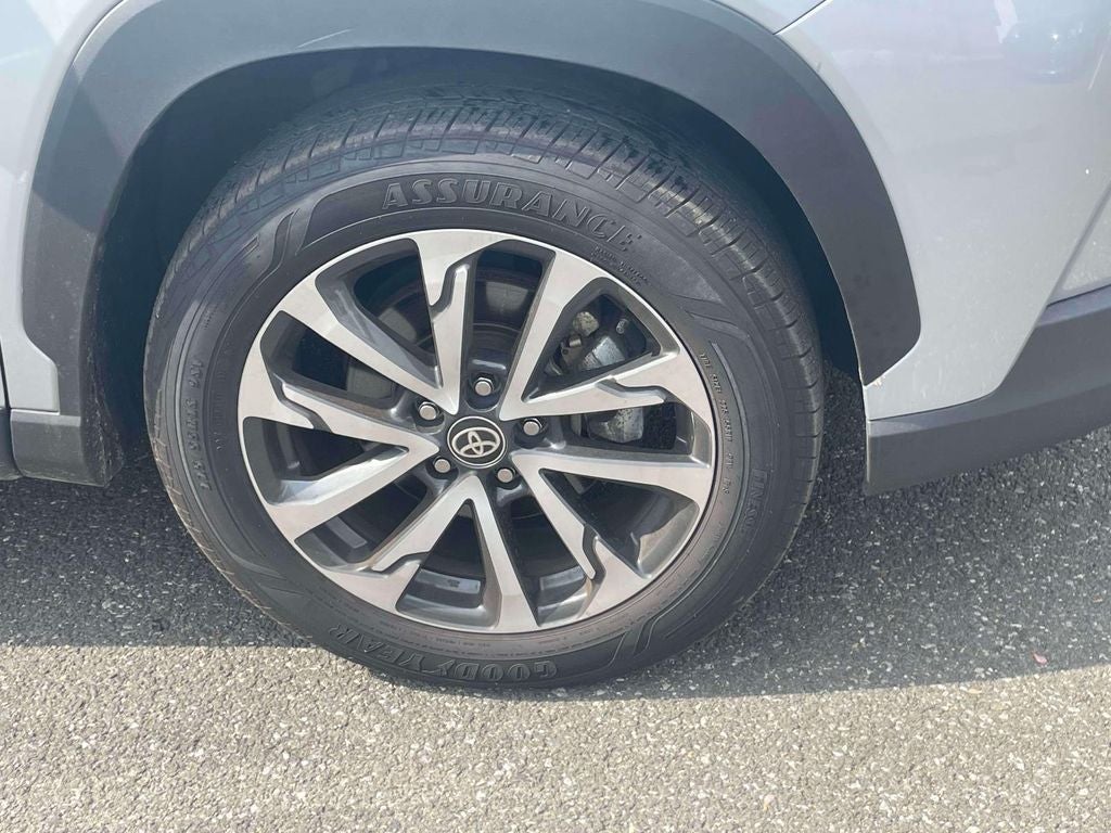 2025 Toyota Corolla Cross XLE