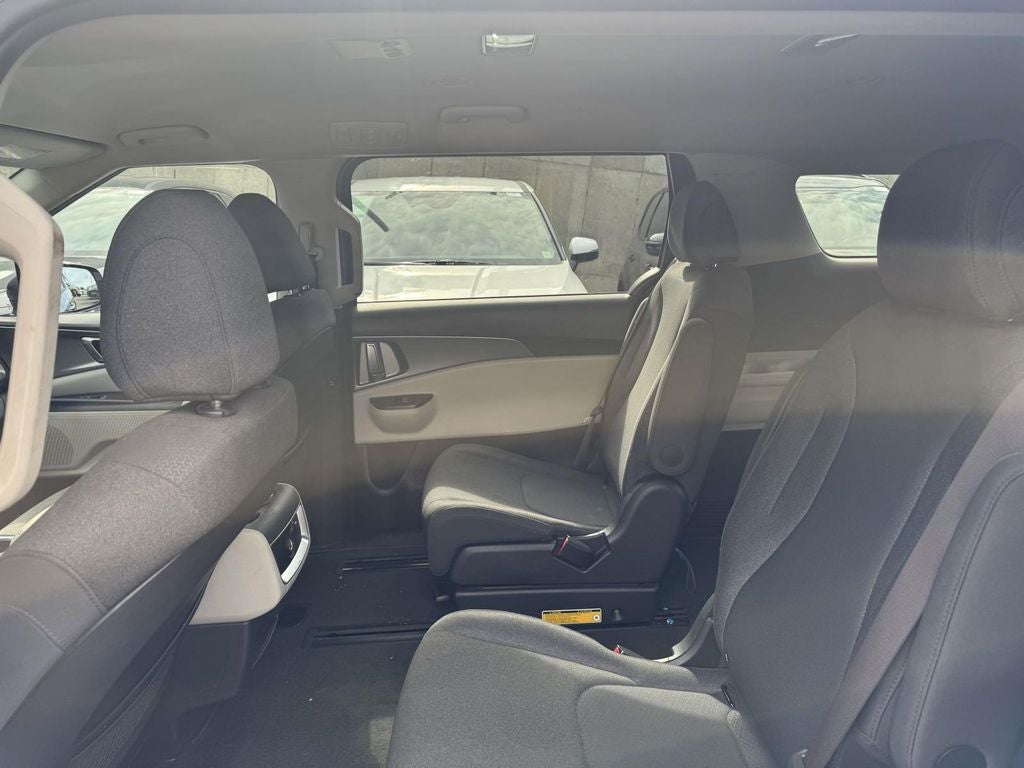 2022 Kia Carnival LX