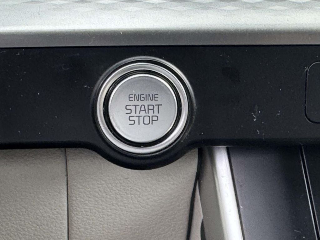 2022 Kia Carnival LX