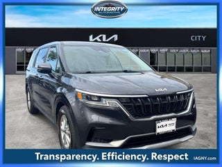 2022 Kia Carnival LX