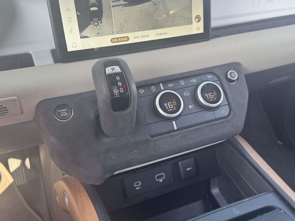 2023 Land Rover Defender 110 SE