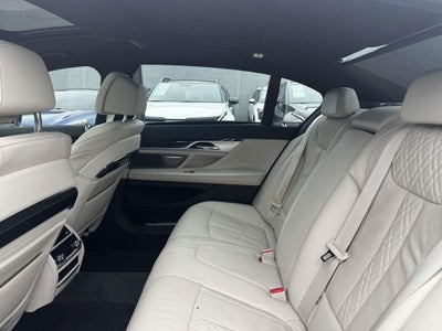 2022 BMW 7 Series 740i xDrive