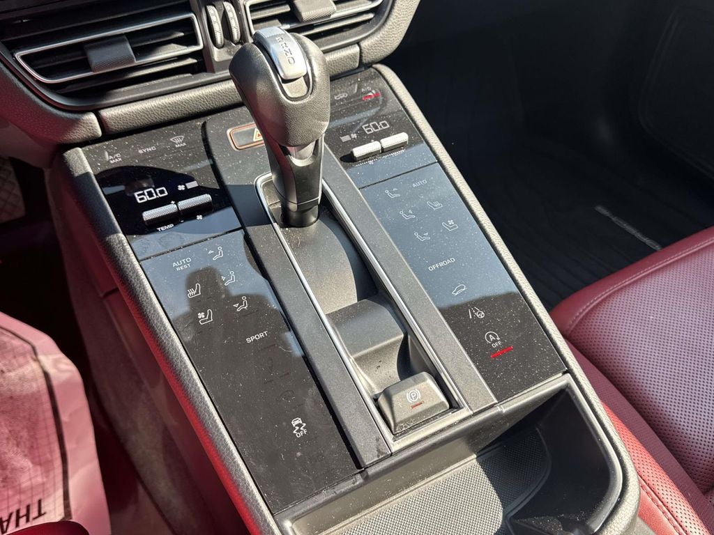 2024 Porsche Macan T
