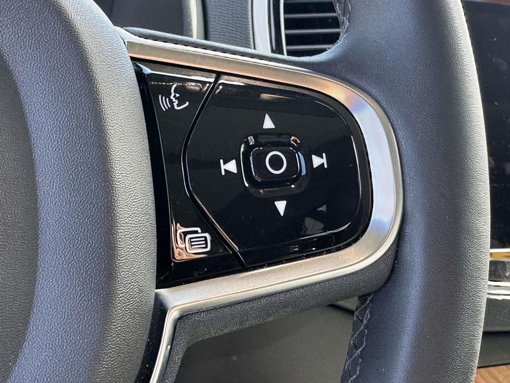 2023 Volvo XC90 B6 Plus 6-Seater